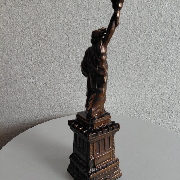 Bronze Statue of Liberty Figurine - Picture 4 of 15
